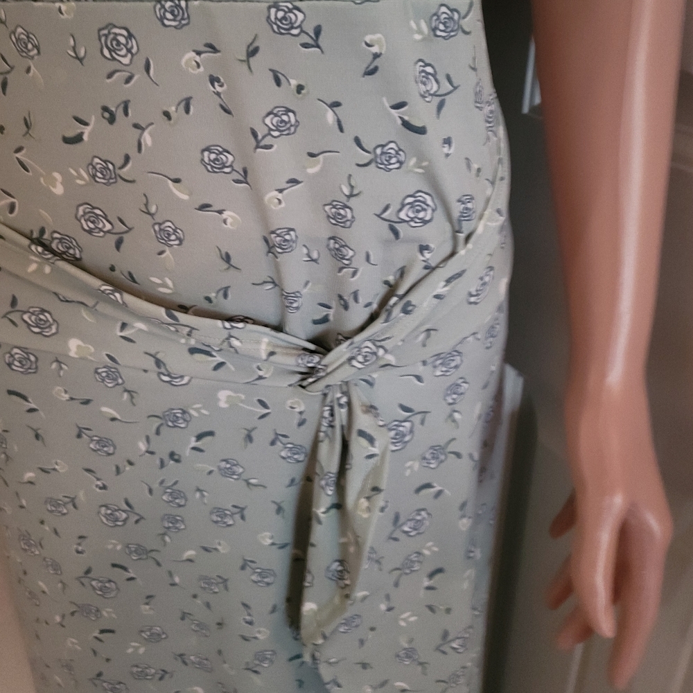 NWT! DRESS - Picture 5 of 6